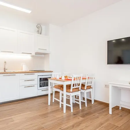 Station With Parking Apartment