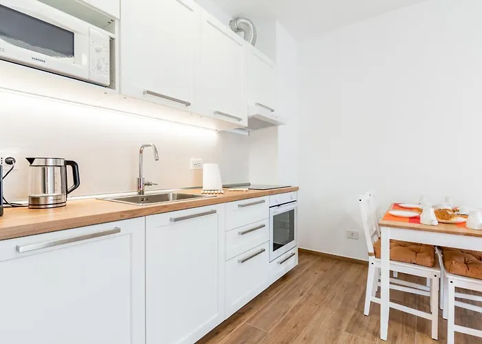 Apartmán Guesthost - Station With Parking